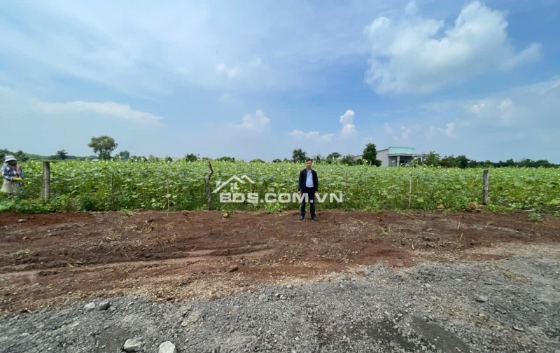 SANG NHƯỢNG BĐS GẤP TẠI THỊ TRẤN ĐÁT ĐỎ GIÁ RẺ HƠN THỊ TRƯỜNG